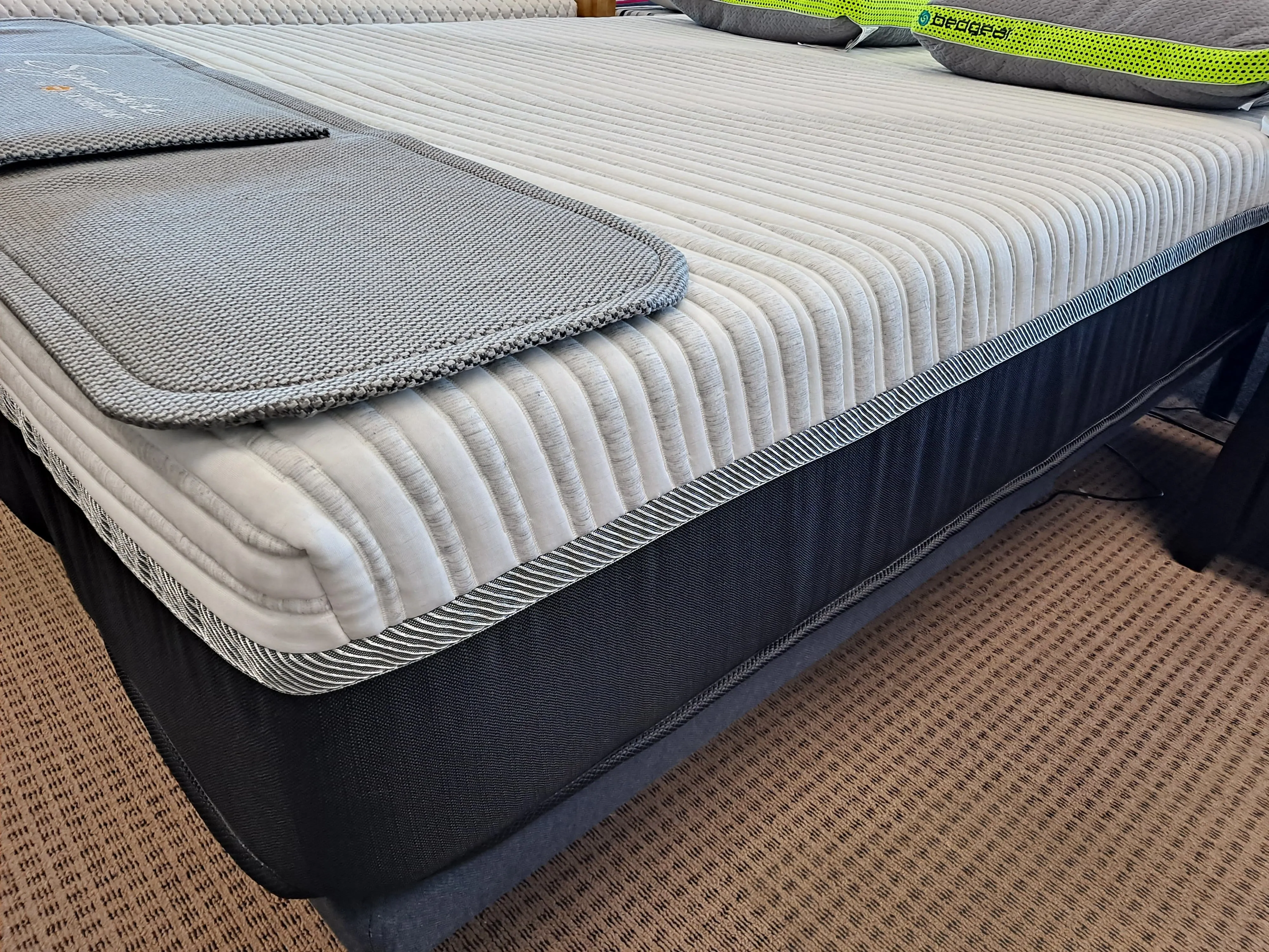 Sanford Hybrid Plush King Mattress