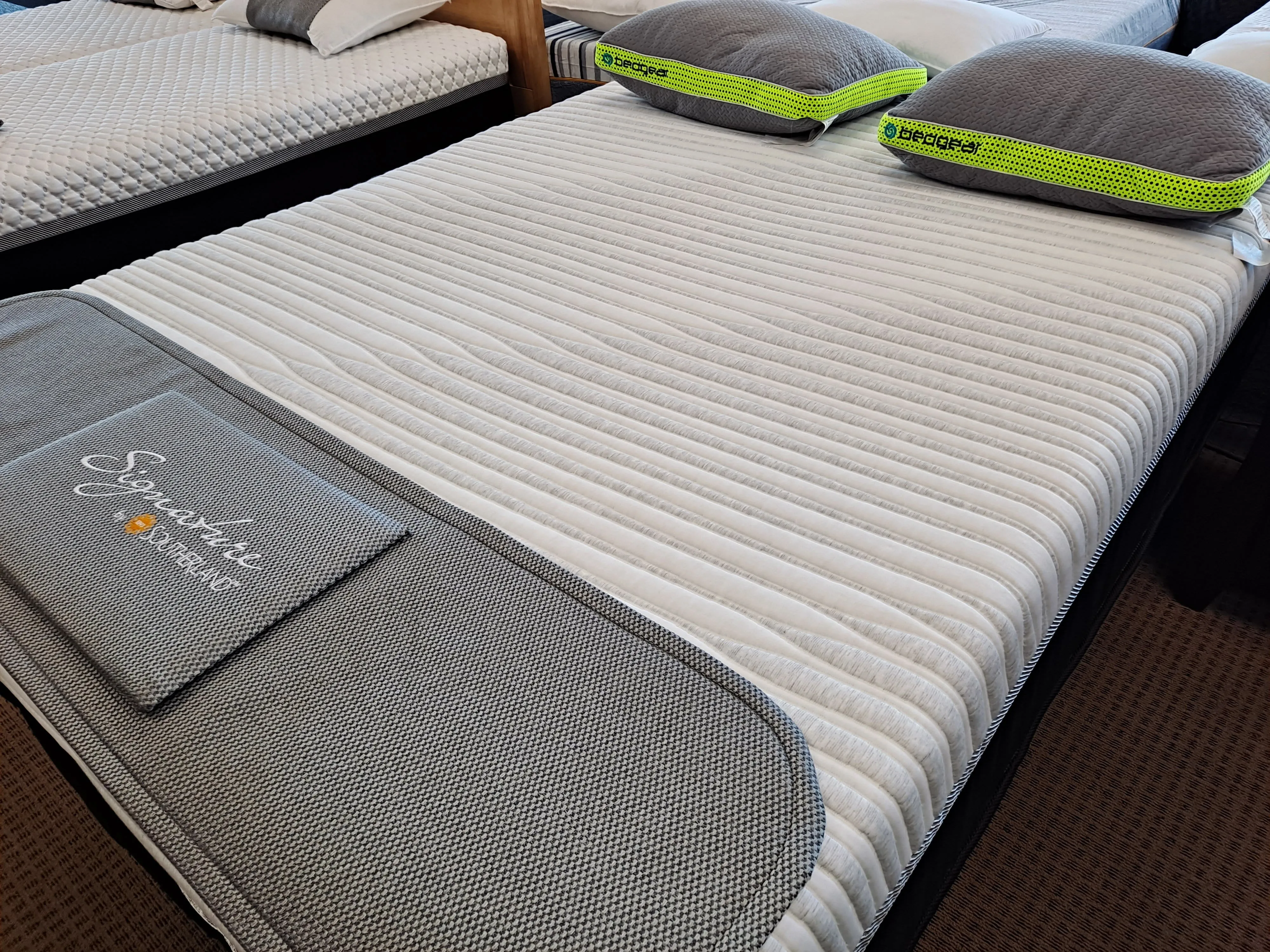 Sanford Hybrid Plush King Mattress