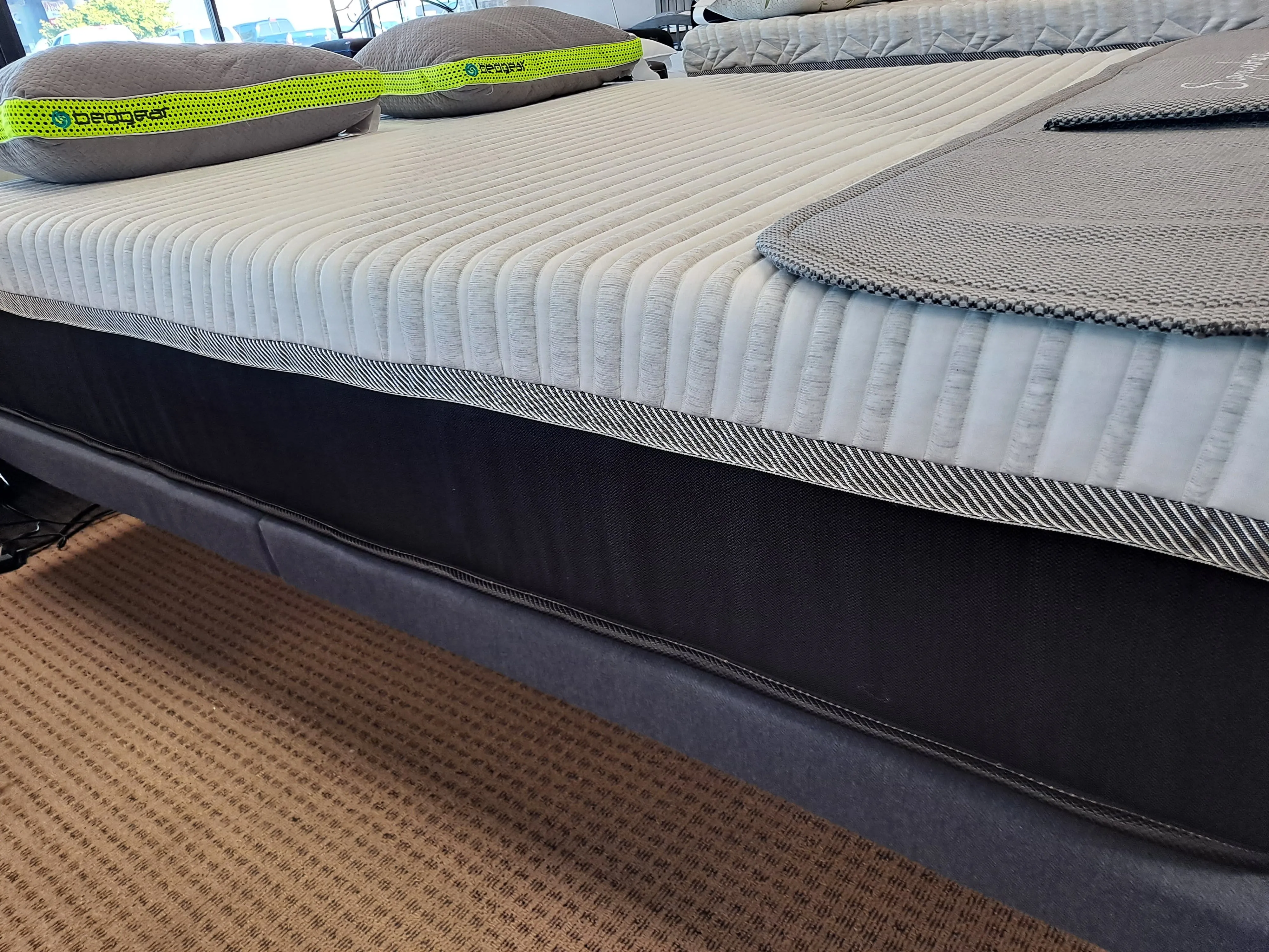 Sanford Hybrid Plush King Mattress